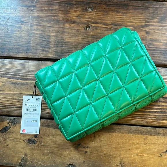 NWT Zara Green Purse. No strap. Really cute! - Picture 1 of 6